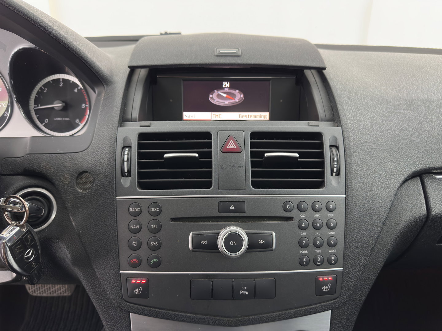 Mercedes-Benz C-Klasse 220 CDI BlueEFFICIENCY Business Class Avantgarde (INCL.BTW) Aut. *LEATHER-FABRIC | HEATED-COMFORTSEATS | NAVI | ECC | PDC | CRUISE | TOWBAR | 17''ALU*