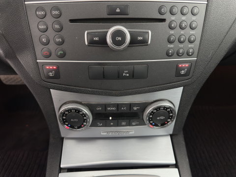 Mercedes-Benz C-Klasse 220 CDI BlueEFFICIENCY Business Class Avantgarde (INCL.BTW) Aut. *LEATHER-FABRIC | HEATED-COMFORTSEATS | NAVI | ECC | PDC | CRUISE | TOWBAR | 17''ALU*