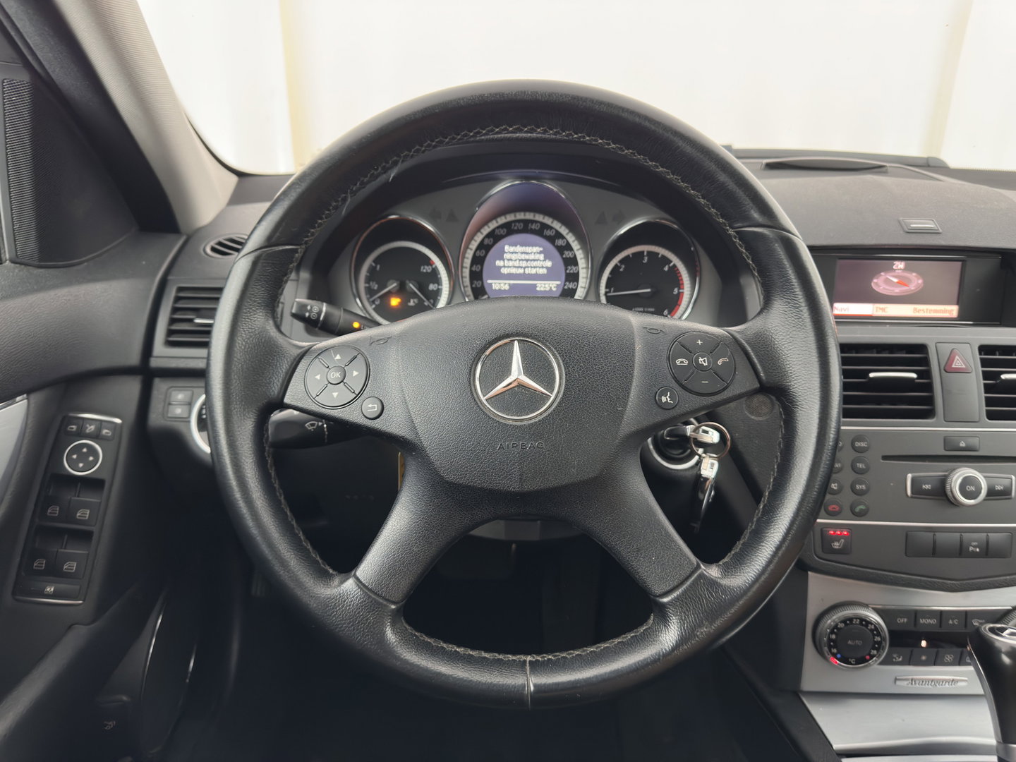 Mercedes-Benz C-Klasse 220 CDI BlueEFFICIENCY Business Class Avantgarde (INCL.BTW) Aut. *LEATHER-FABRIC | HEATED-COMFORTSEATS | NAVI | ECC | PDC | CRUISE | TOWBAR | 17''ALU*
