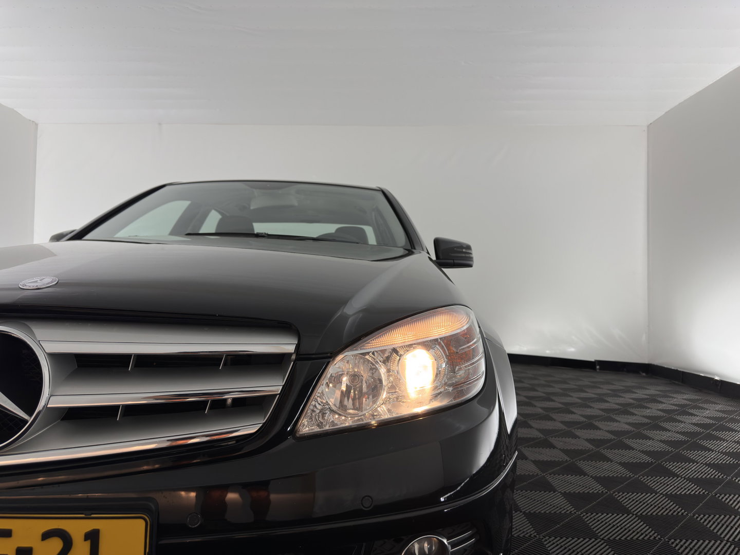 Mercedes-Benz C-Klasse 220 CDI BlueEFFICIENCY Business Class Avantgarde (INCL.BTW) Aut. *LEATHER-FABRIC | HEATED-COMFORTSEATS | NAVI | ECC | PDC | CRUISE | TOWBAR | 17''ALU*