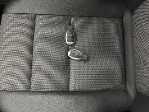 Mercedes-Benz C-Klasse 220 CDI BlueEFFICIENCY Business Class Avantgarde (INCL.BTW) Aut. *LEATHER-FABRIC | HEATED-COMFORTSEATS | NAVI | ECC | PDC | CRUISE | TOWBAR | 17''ALU*