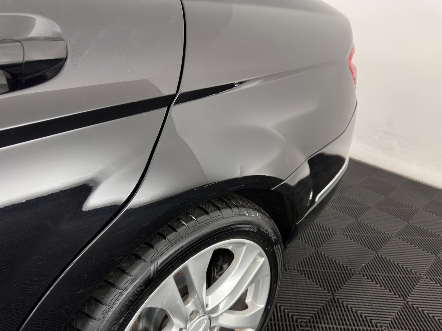 Mercedes-Benz C-Klasse 220 CDI BlueEFFICIENCY Business Class Avantgarde (INCL.BTW) Aut. *LEATHER-FABRIC | HEATED-COMFORTSEATS | NAVI | ECC | PDC | CRUISE | TOWBAR | 17''ALU*