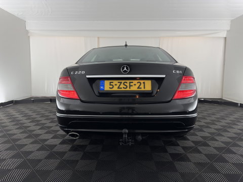 Mercedes-Benz C-Klasse 220 CDI BlueEFFICIENCY Business Class Avantgarde (INCL.BTW) Aut. *LEATHER-FABRIC | HEATED-COMFORTSEATS | NAVI | ECC | PDC | CRUISE | TOWBAR | 17''ALU*