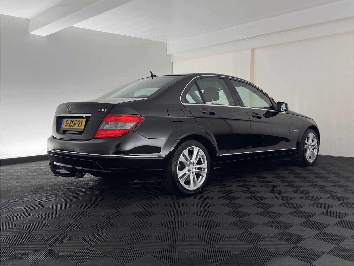 Mercedes-Benz C-Klasse 220 CDI BlueEFFICIENCY Business Class Avantgarde (INCL.BTW) Aut. *LEATHER-FABRIC | HEATED-COMFORTSEATS | NAVI | ECC | PDC | CRUISE | TOWBAR | 17''ALU*