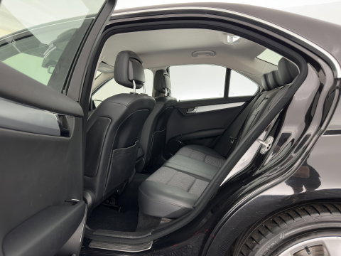 Mercedes-Benz C-Klasse 220 CDI BlueEFFICIENCY Business Class Avantgarde (INCL.BTW) Aut. *LEATHER-FABRIC | HEATED-COMFORTSEATS | NAVI | ECC | PDC | CRUISE | TOWBAR | 17''ALU*