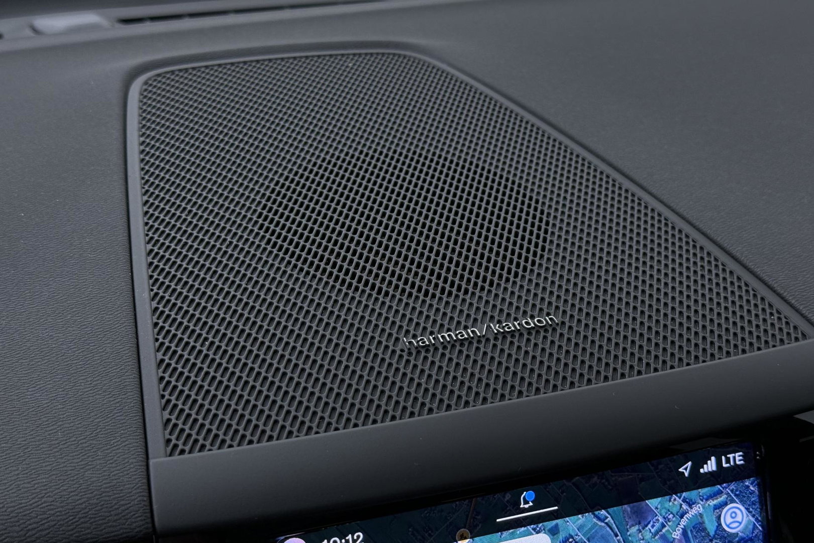 Volvo XC60 T6 Plus Dark | ACC | Harman/Kardon | Trekhaak | Panoramadak | Stoel+Stuurverwarming | 21 Inch | Leder