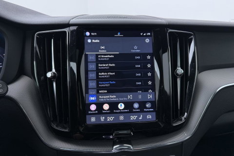Volvo XC60 T6 Plus Dark | ACC | Harman/Kardon | Trekhaak | Panoramadak | Stoel+Stuurverwarming | 21 Inch | Leder