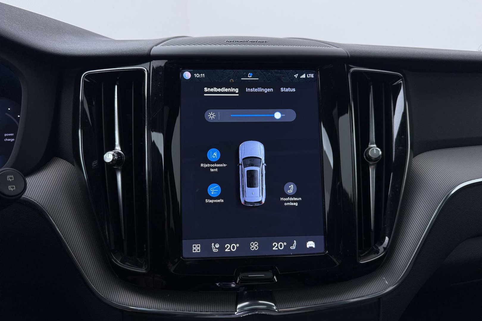 Volvo XC60 T6 Plus Dark | ACC | Harman/Kardon | Trekhaak | Panoramadak | Stoel+Stuurverwarming | 21 Inch | Leder