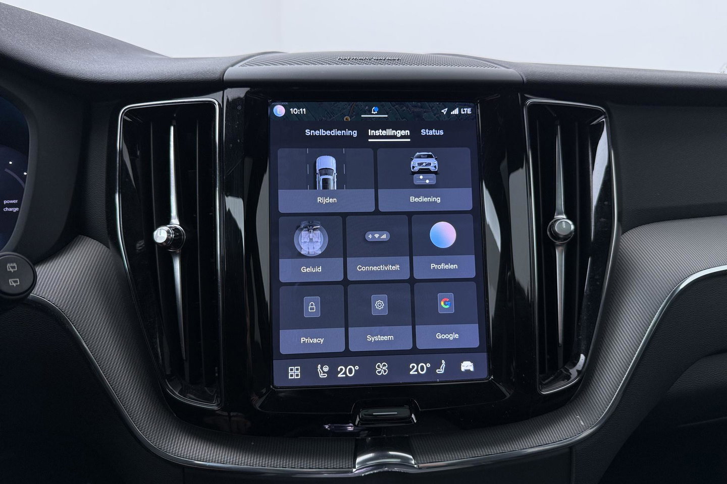 Volvo XC60 T6 Plus Dark | ACC | Harman/Kardon | Trekhaak | Panoramadak | Stoel+Stuurverwarming | 21 Inch | Leder