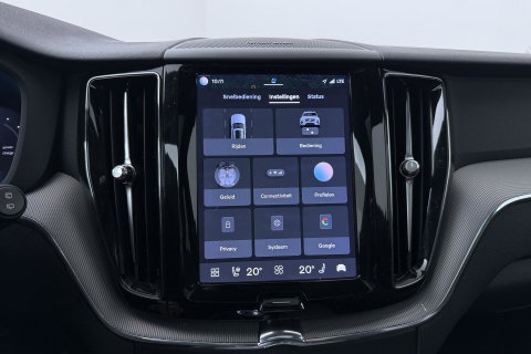 Volvo XC60 T6 Plus Dark | ACC | Harman/Kardon | Trekhaak | Panoramadak | Stoel+Stuurverwarming | 21 Inch | Leder