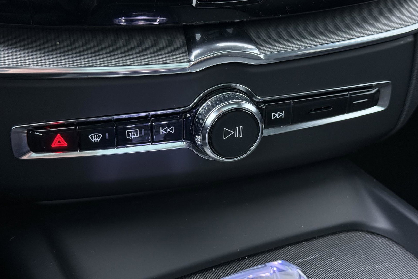 Volvo XC60 T6 Plus Dark | ACC | Harman/Kardon | Trekhaak | Panoramadak | Stoel+Stuurverwarming | 21 Inch | Leder