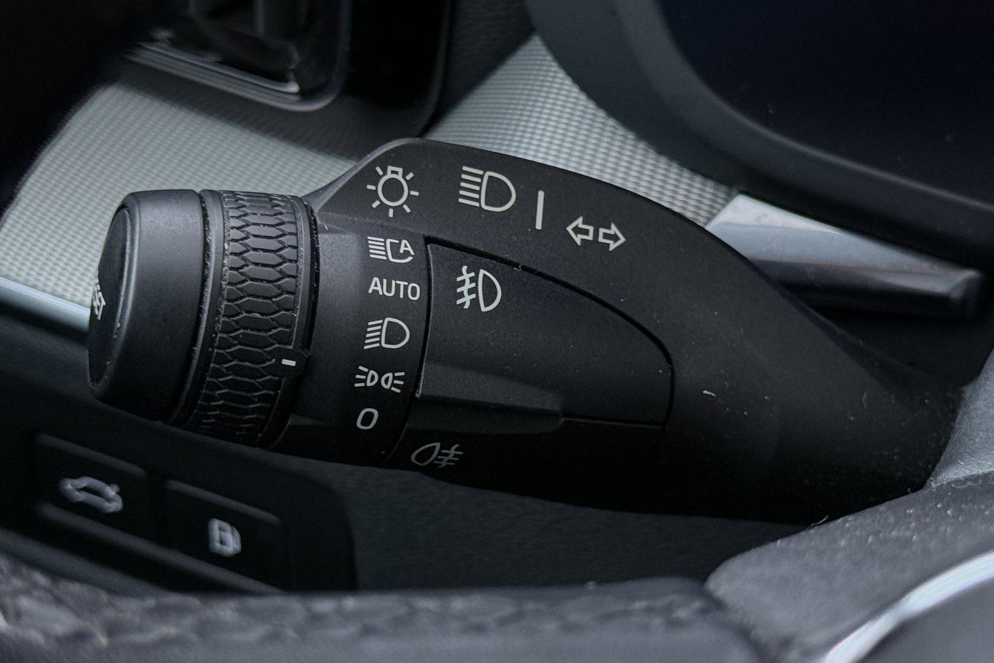 Volvo XC60 T6 Plus Dark | ACC | Harman/Kardon | Trekhaak | Panoramadak | Stoel+Stuurverwarming | 21 Inch | Leder