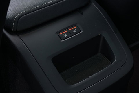Volvo XC60 T6 Plus Dark | ACC | Harman/Kardon | Trekhaak | Panoramadak | Stoel+Stuurverwarming | 21 Inch | Leder