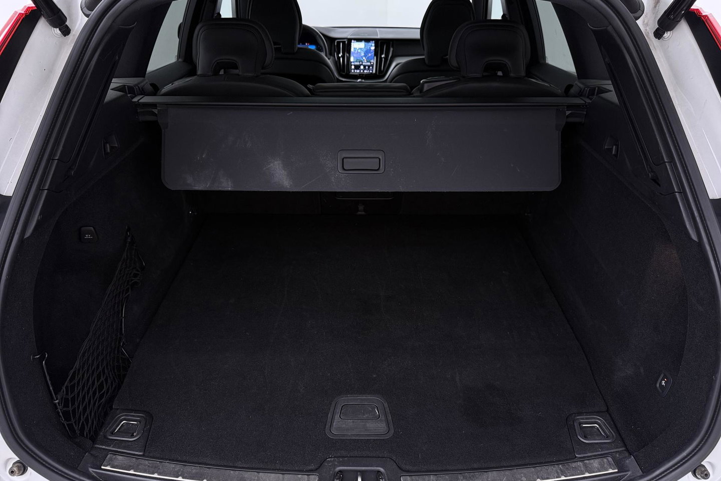 Volvo XC60 T6 Plus Dark | ACC | Harman/Kardon | Trekhaak | Panoramadak | Stoel+Stuurverwarming | 21 Inch | Leder