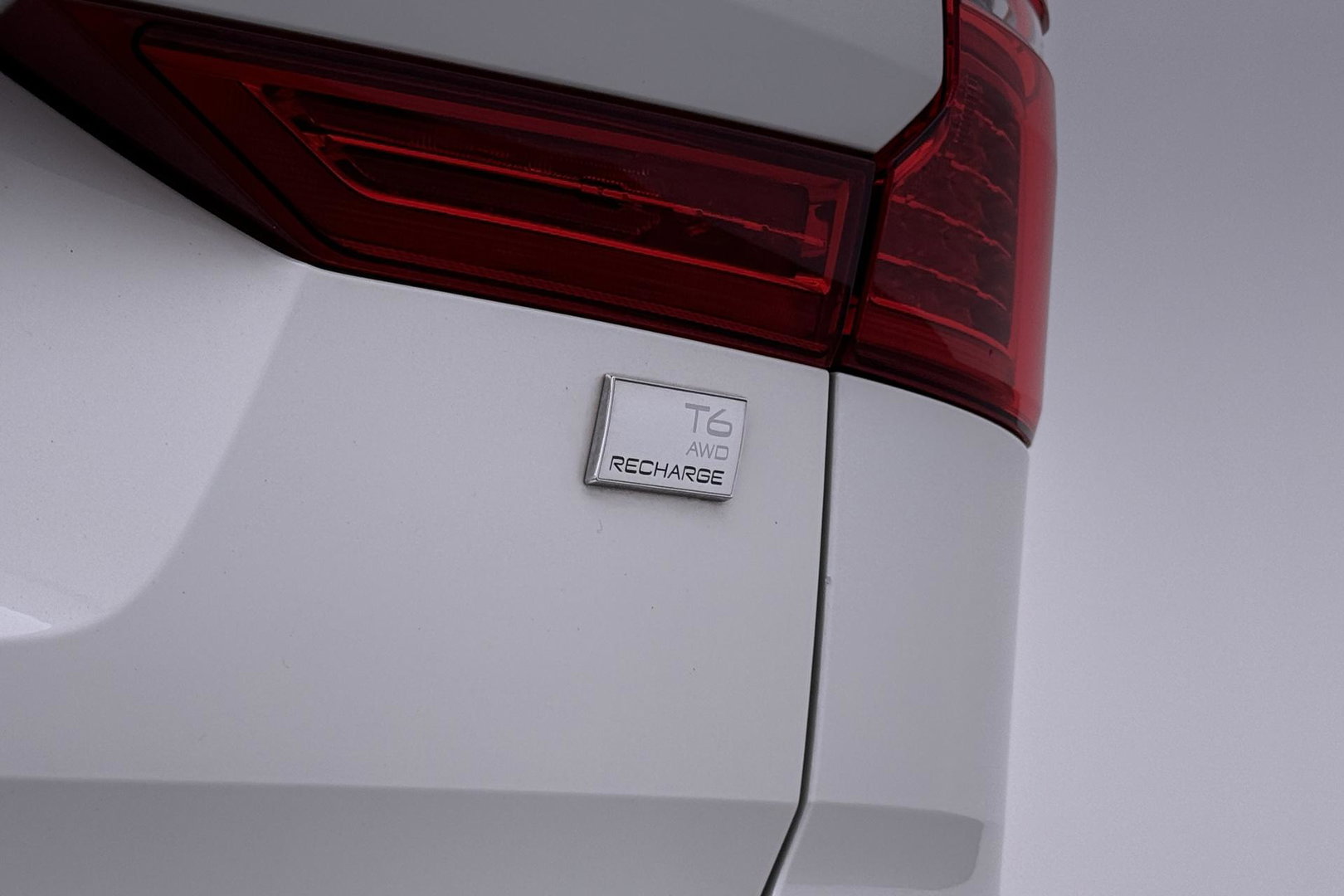Volvo XC60 T6 Plus Dark | ACC | Harman/Kardon | Trekhaak | Panoramadak | Stoel+Stuurverwarming | 21 Inch | Leder