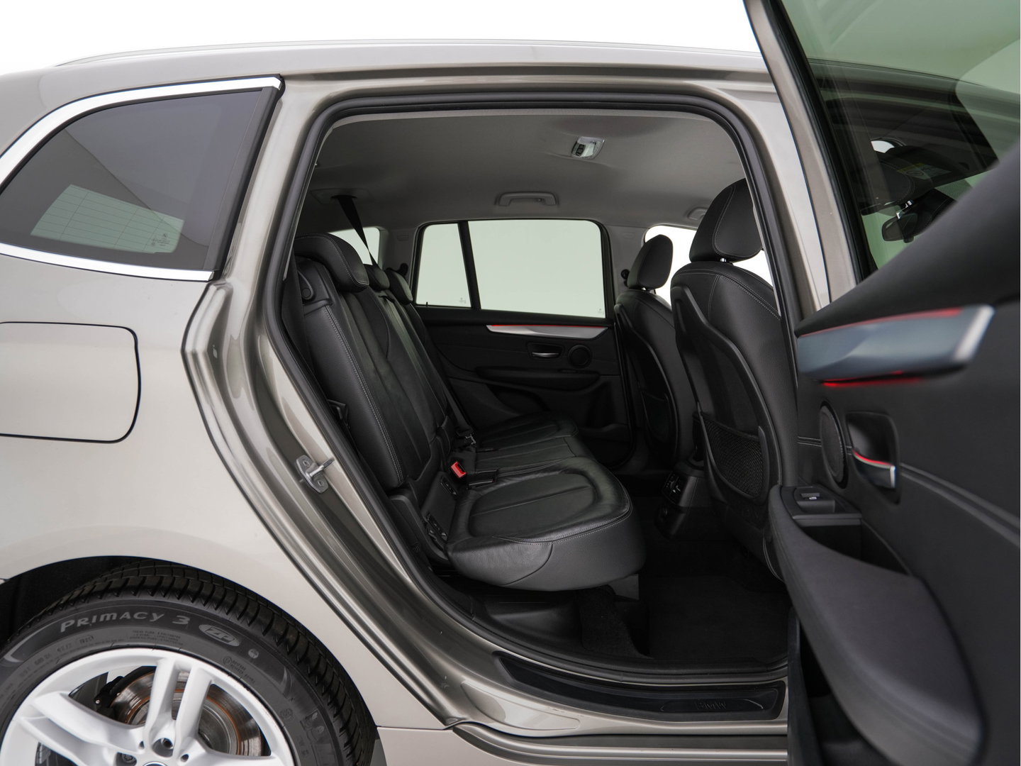 BMW 2 Serie Gran Tourer 216d High Executive Luxury-Line [7-Pers.] (INCL-BTW) Aut. * LEATHER | FULL-LED | HIFI-SOUND | HEAD-UP | ADAPTIVE-CRUISE | KEYLESS | NAVI-FULLMAP | HEATED-SPORTSEATS | PRIVACY-GLASS | ECC | PDC | TOWBAR | 17''ALU*