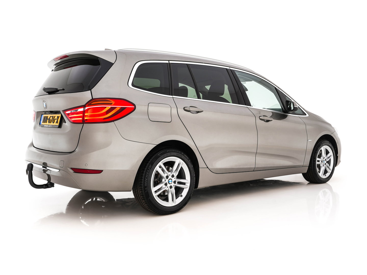 BMW 2 Serie Gran Tourer 216d High Executive Luxury-Line [7-Pers.] (INCL-BTW) Aut. * LEATHER | FULL-LED | HIFI-SOUND | HEAD-UP | ADAPTIVE-CRUISE | KEYLESS | NAVI-FULLMAP | HEATED-SPORTSEATS | PRIVACY-GLASS | ECC | PDC | TOWBAR | 17''ALU*