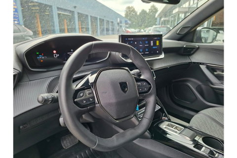 Peugeot 2008 1.2 PURETECH ALLUREPACK AUTOMAAT 130PK AIRCO NAVI CLIMA PDC-CAMERA