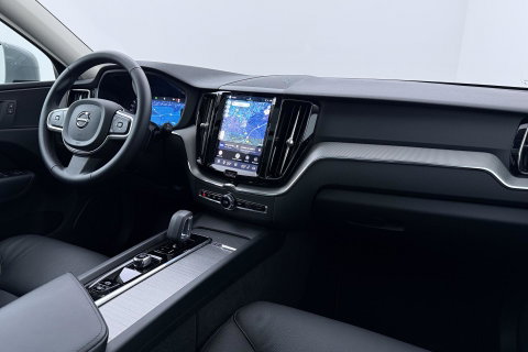 Volvo XC60 T6 Essential Bright | Panoramadak | Trekhaak | Pilot Assist | BLIS | Camera | Stoel+Stuurverwarming | ACC