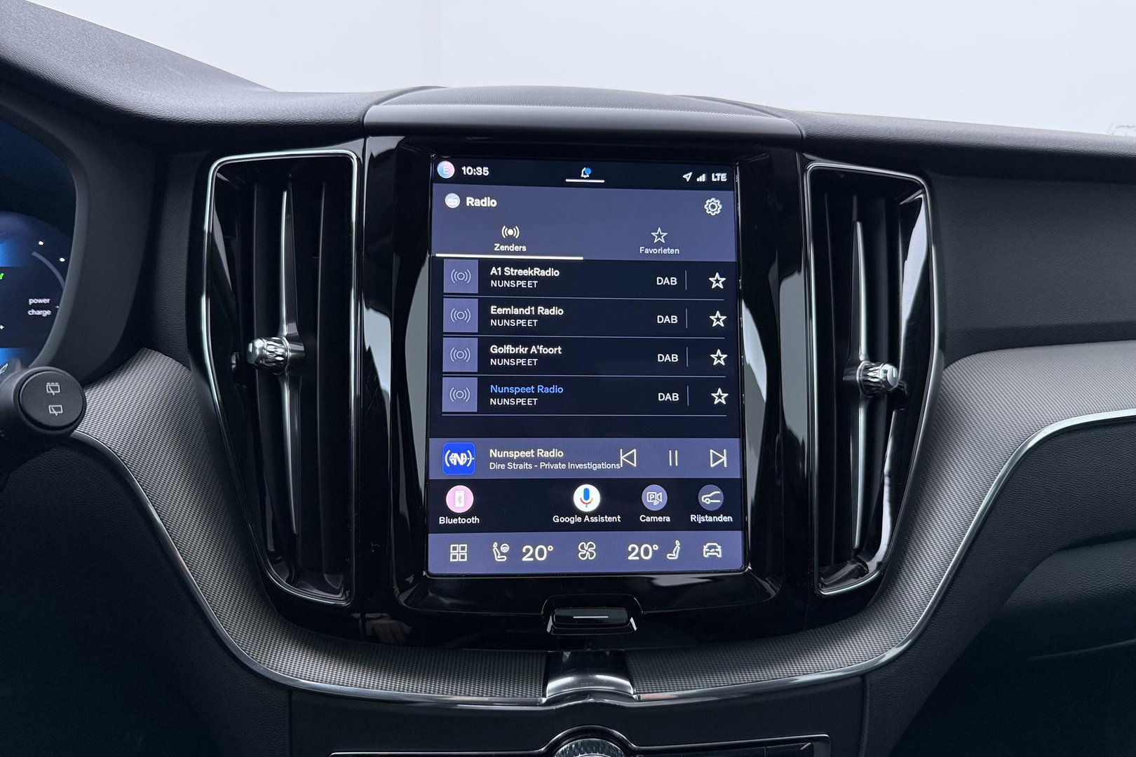Volvo XC60 T6 Essential Bright | Panoramadak | Trekhaak | Pilot Assist | BLIS | Camera | Stoel+Stuurverwarming | ACC