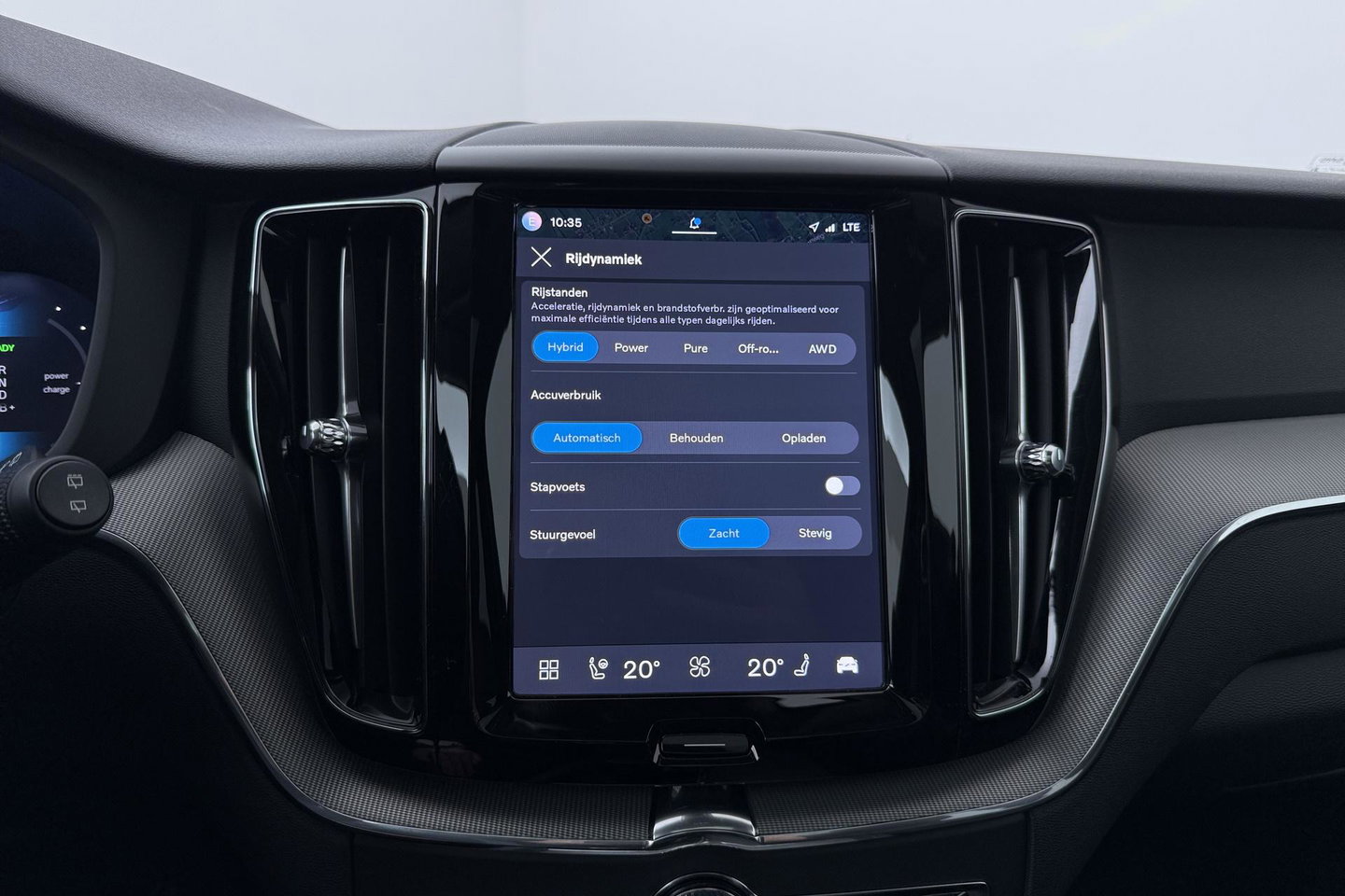 Volvo XC60 T6 Essential Bright | Panoramadak | Trekhaak | Pilot Assist | BLIS | Camera | Stoel+Stuurverwarming | ACC