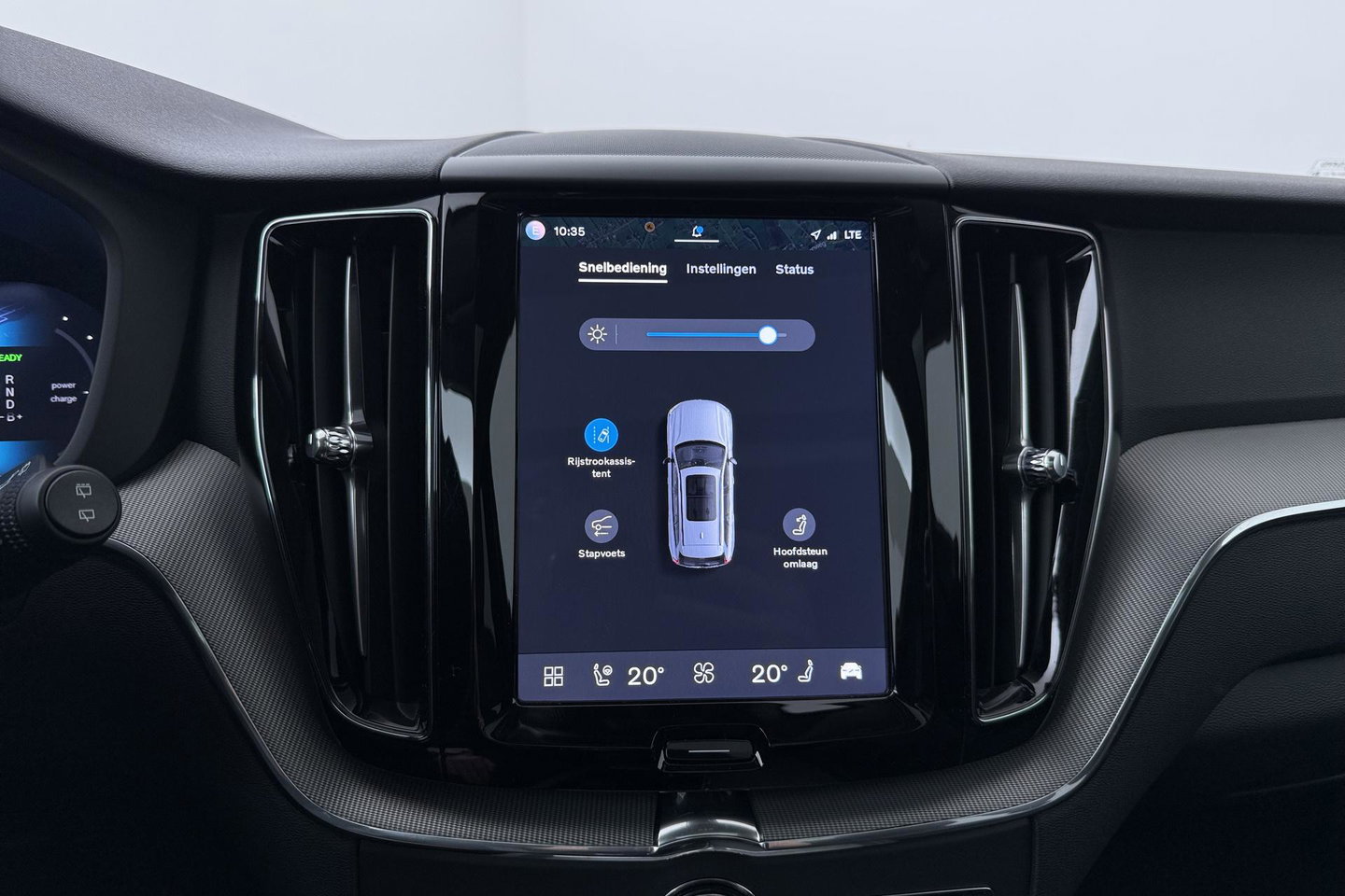 Volvo XC60 T6 Essential Bright | Panoramadak | Trekhaak | Pilot Assist | BLIS | Camera | Stoel+Stuurverwarming | ACC