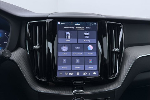 Volvo XC60 T6 Essential Bright | Panoramadak | Trekhaak | Pilot Assist | BLIS | Camera | Stoel+Stuurverwarming | ACC