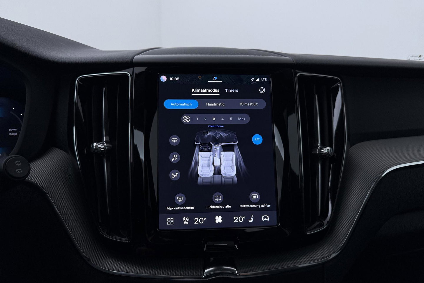 Volvo XC60 T6 Essential Bright | Panoramadak | Trekhaak | Pilot Assist | BLIS | Camera | Stoel+Stuurverwarming | ACC
