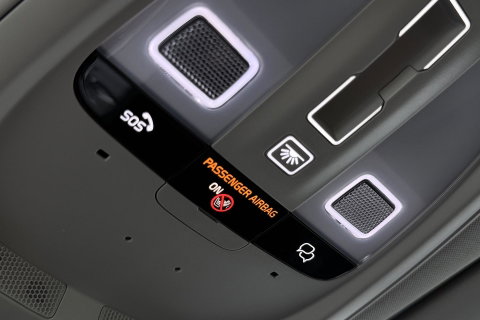 Volvo XC60 T6 Essential Bright | Panoramadak | Trekhaak | Pilot Assist | BLIS | Camera | Stoel+Stuurverwarming | ACC
