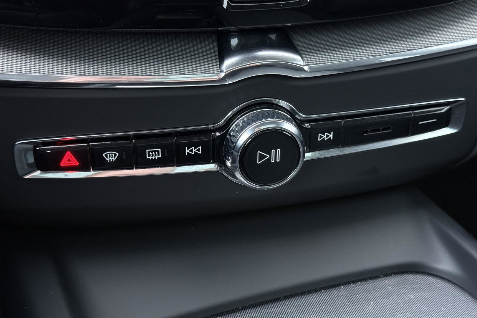 Volvo XC60 T6 Essential Bright | Panoramadak | Trekhaak | Pilot Assist | BLIS | Camera | Stoel+Stuurverwarming | ACC