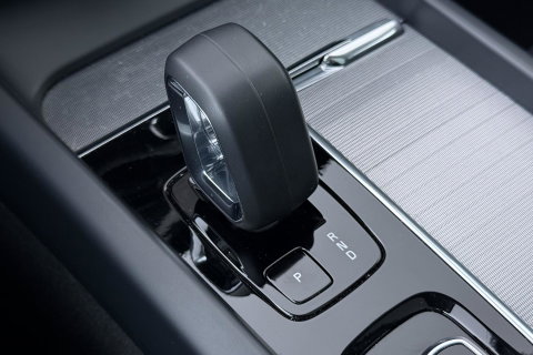 Volvo XC60 T6 Essential Bright | Panoramadak | Trekhaak | Pilot Assist | BLIS | Camera | Stoel+Stuurverwarming | ACC
