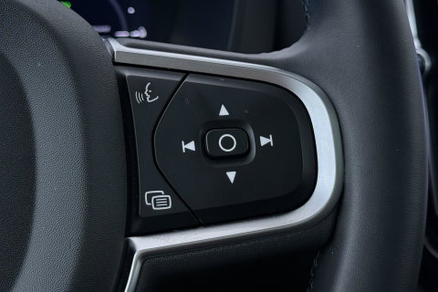 Volvo XC60 T6 Essential Bright | Panoramadak | Trekhaak | Pilot Assist | BLIS | Camera | Stoel+Stuurverwarming | ACC