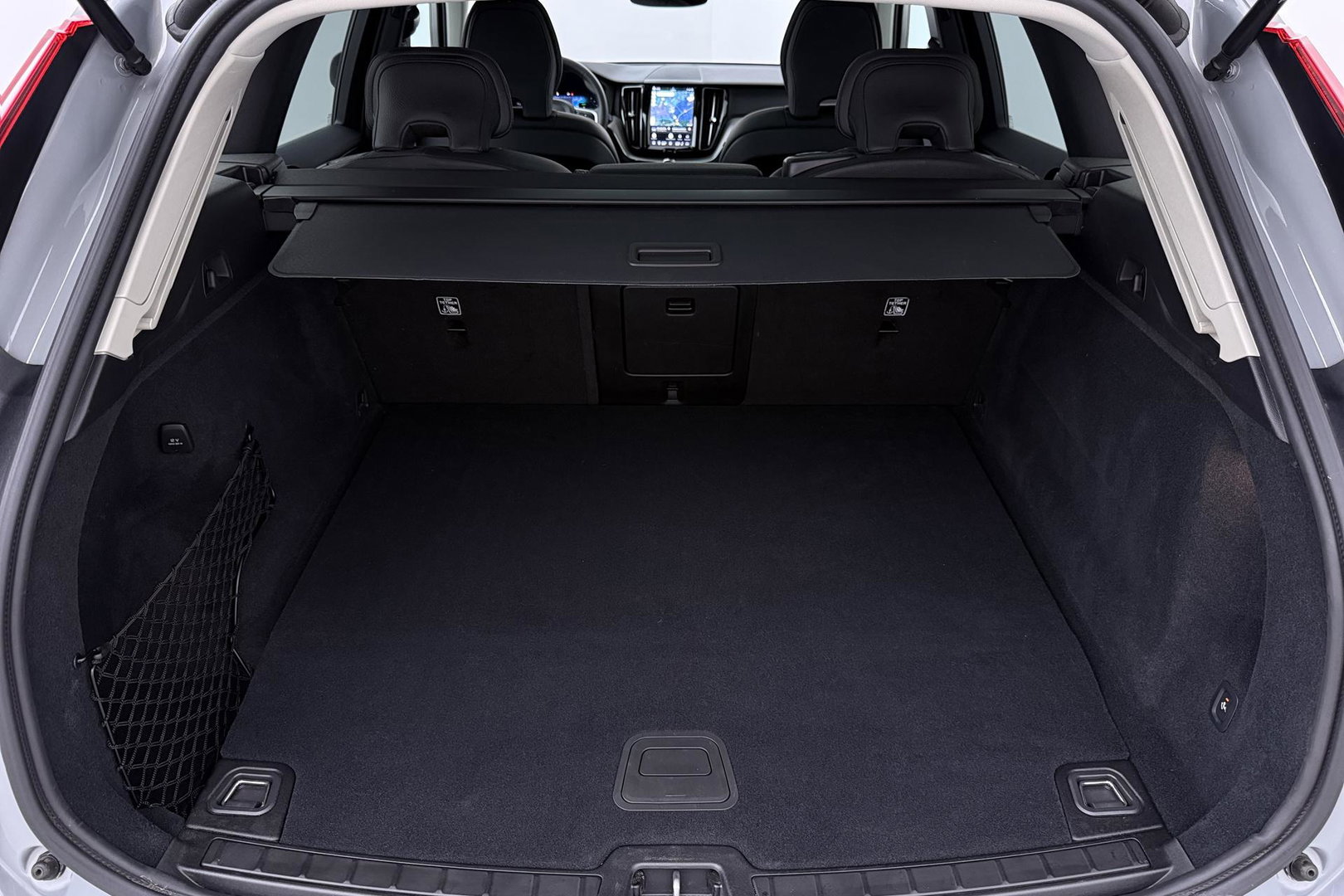 Volvo XC60 T6 Essential Bright | Panoramadak | Trekhaak | Pilot Assist | BLIS | Camera | Stoel+Stuurverwarming | ACC