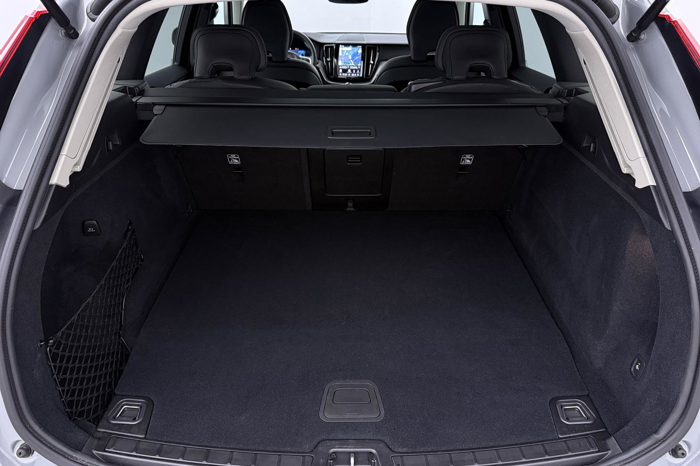 Volvo XC60 T6 Essential Bright | Panoramadak | Trekhaak | Pilot Assist | BLIS | Camera | Stoel+Stuurverwarming | ACC