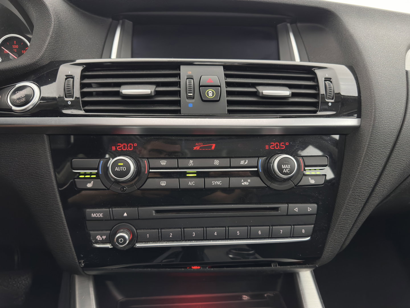 BMW X4 xDrive20d Centennial High Executive *PANO | HEAD-UP | LEATHER | XENON | TOP-VIEW | BLIND-SPOT | HEATED-SPORTSEATS | NAVI-FULLMAP | ECC | PDC | CRUISE | 18''ALU | TOWBAR*