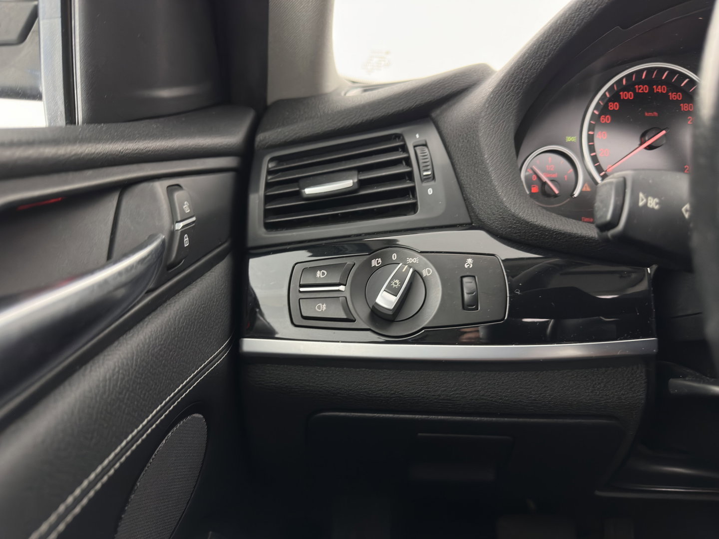 BMW X4 xDrive20d Centennial High Executive *PANO | HEAD-UP | LEATHER | XENON | TOP-VIEW | BLIND-SPOT | HEATED-SPORTSEATS | NAVI-FULLMAP | ECC | PDC | CRUISE | 18''ALU | TOWBAR*