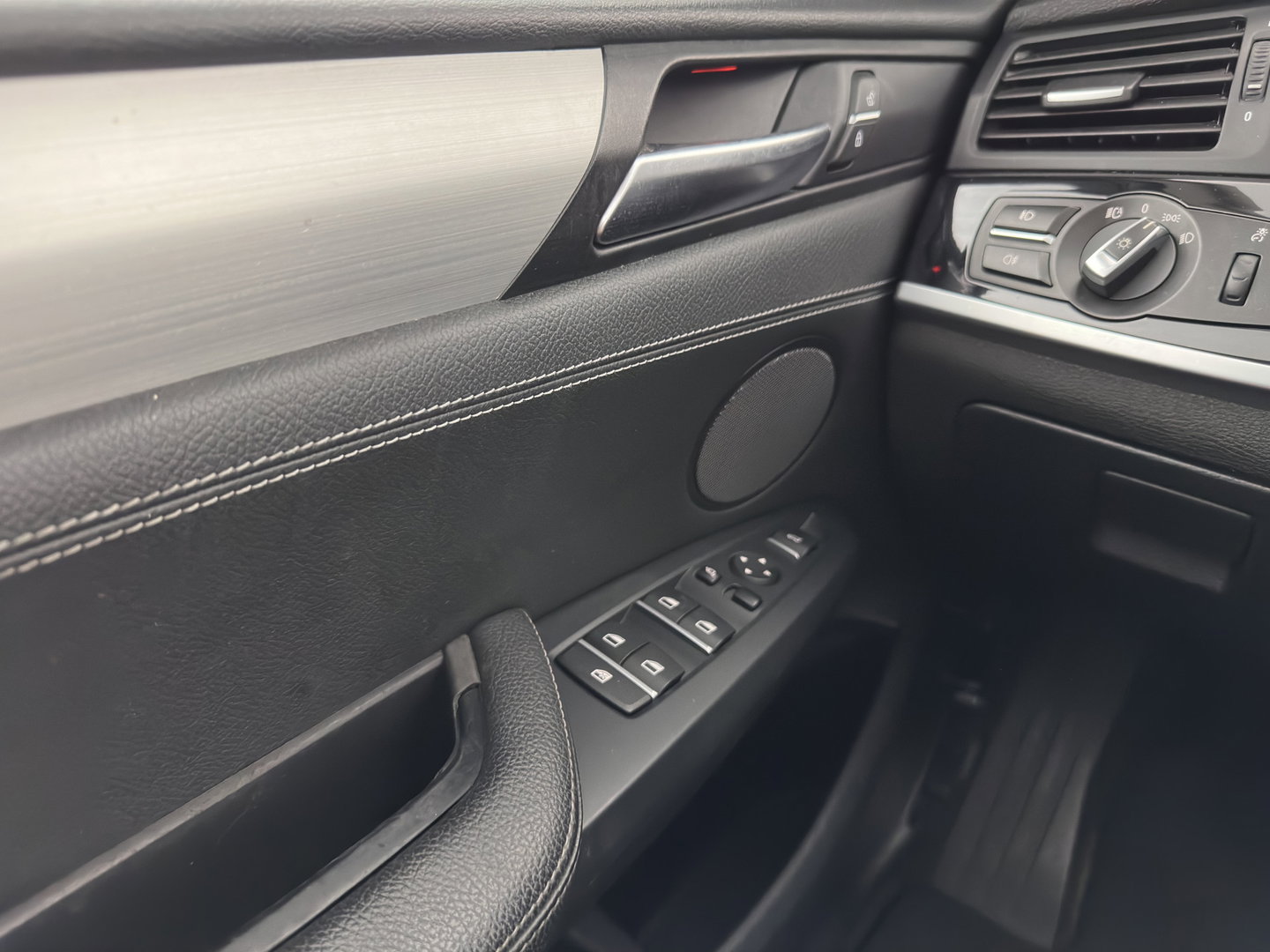 BMW X4 xDrive20d Centennial High Executive *PANO | HEAD-UP | LEATHER | XENON | TOP-VIEW | BLIND-SPOT | HEATED-SPORTSEATS | NAVI-FULLMAP | ECC | PDC | CRUISE | 18''ALU | TOWBAR*