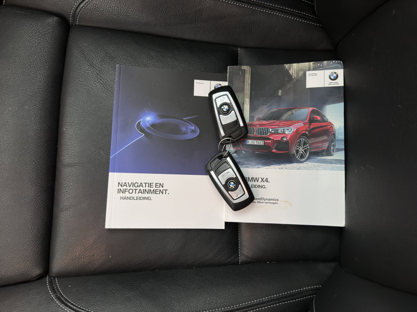 BMW X4 xDrive20d Centennial High Executive *PANO | HEAD-UP | LEATHER | XENON | TOP-VIEW | BLIND-SPOT | HEATED-SPORTSEATS | NAVI-FULLMAP | ECC | PDC | CRUISE | 18''ALU | TOWBAR*