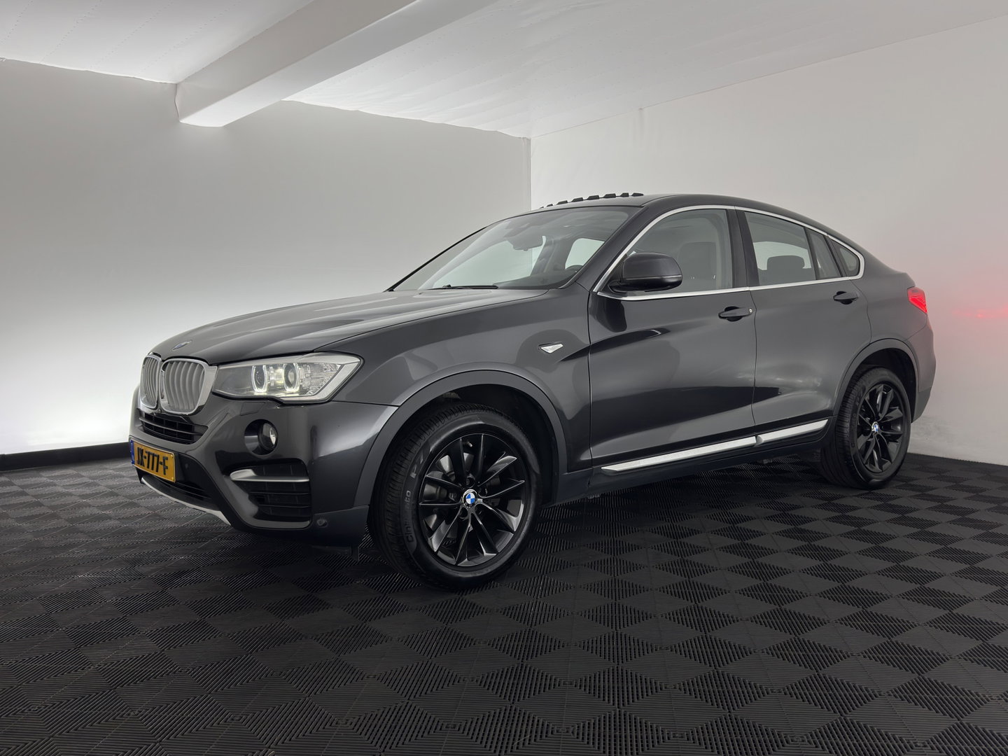 BMW X4 xDrive20d Centennial High Executive *PANO | HEAD-UP | LEATHER | XENON | TOP-VIEW | BLIND-SPOT | HEATED-SPORTSEATS | NAVI-FULLMAP | ECC | PDC | CRUISE | 18''ALU | TOWBAR*