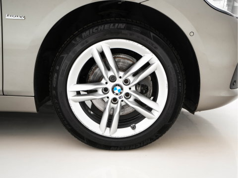 BMW 2 Serie Gran Tourer 216d High Executive Luxury-Line [7-Pers.] (INCL-BTW) Aut. * LEATHER | FULL-LED | HIFI-SOUND | HEAD-UP | ADAPTIVE-CRUISE | KEYLESS | NAVI-FULLMAP | HEATED-SPORTSEATS | PRIVACY-GLASS | ECC | PDC | TOWBAR | 17''ALU*