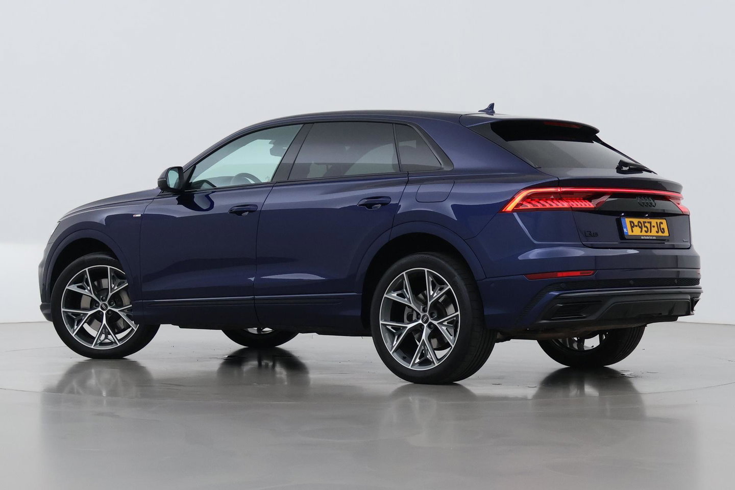 Audi Q8 55 TFSI e quattro Pro Line | Bang&Olufsen | Luchtvering | Trekhaak | Head-Up | Matrix LED | 22 Inch | Stoelverwarming V+A | ACC