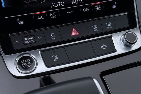 Audi Q8 55 TFSI e quattro Pro Line | Bang&Olufsen | Luchtvering | Trekhaak | Head-Up | Matrix LED | 22 Inch | Stoelverwarming V+A | ACC