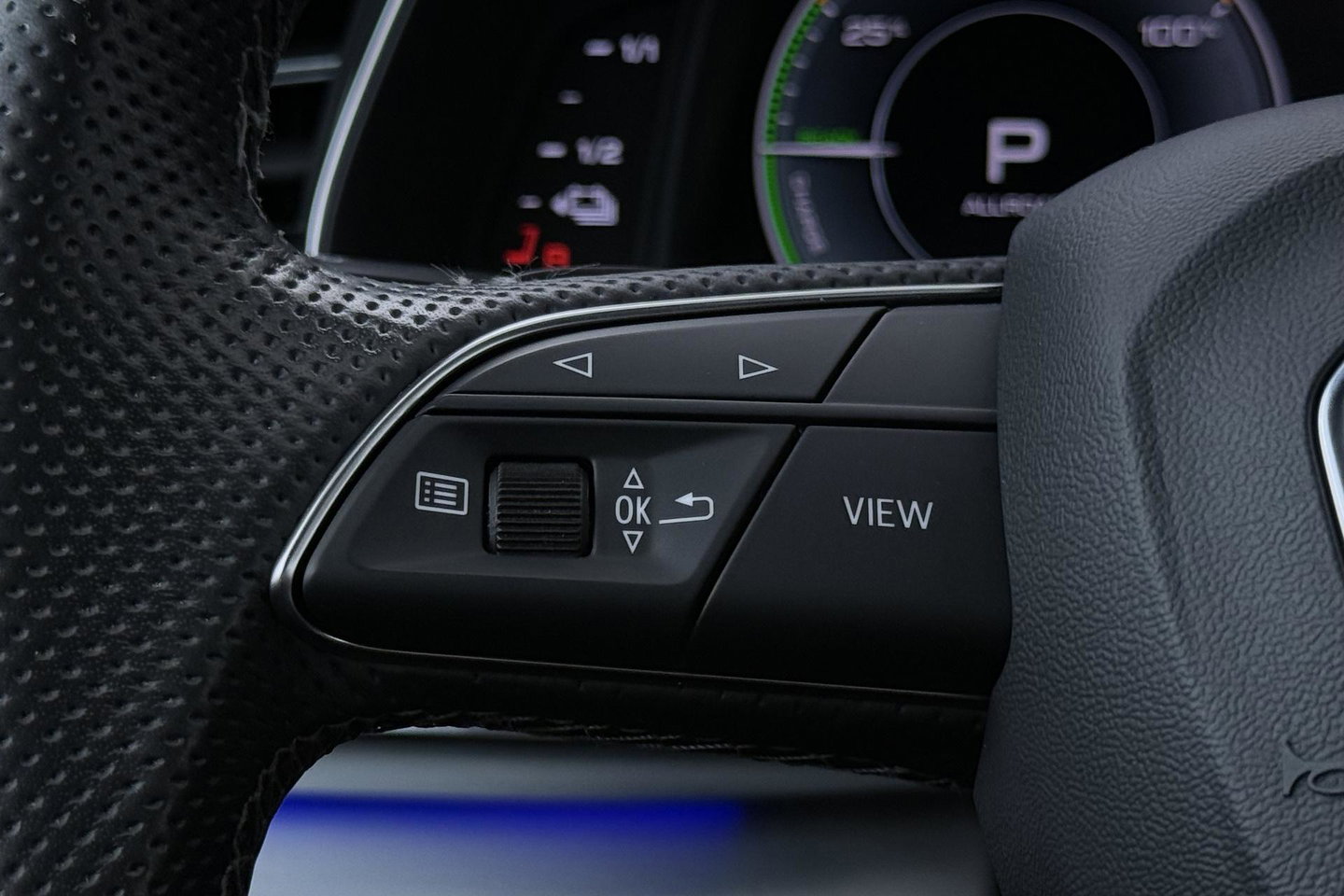 Audi Q8 55 TFSI e quattro Pro Line | Bang&Olufsen | Luchtvering | Trekhaak | Head-Up | Matrix LED | 22 Inch | Stoelverwarming V+A | ACC