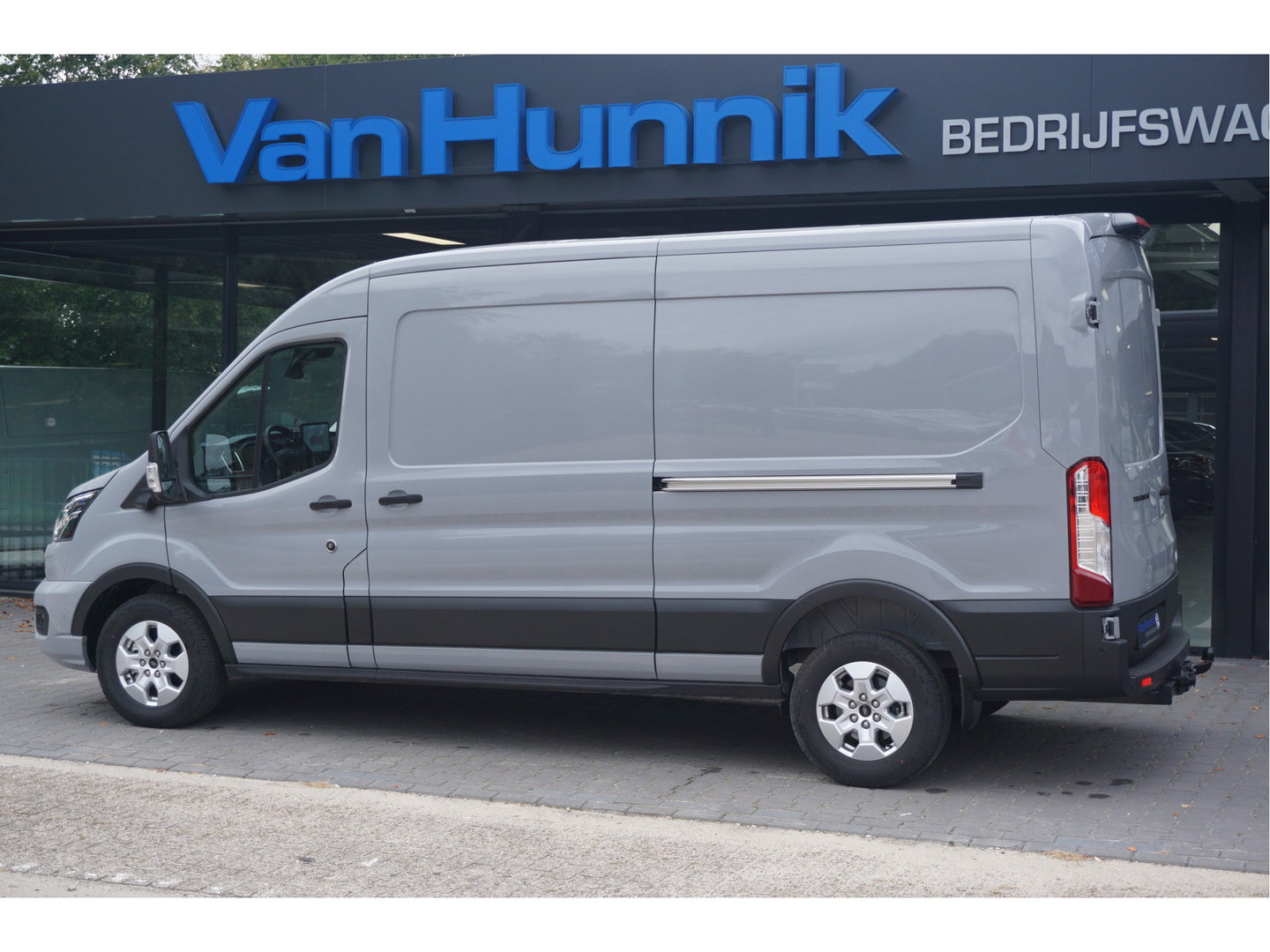 Ford Transit 350L L3H2 Limited AUT-8 165PK BPM VRIJ Navi, Adap. Cruise, 360° Cam, Trekhaak, 2x Schuifdeur!! NR. 293