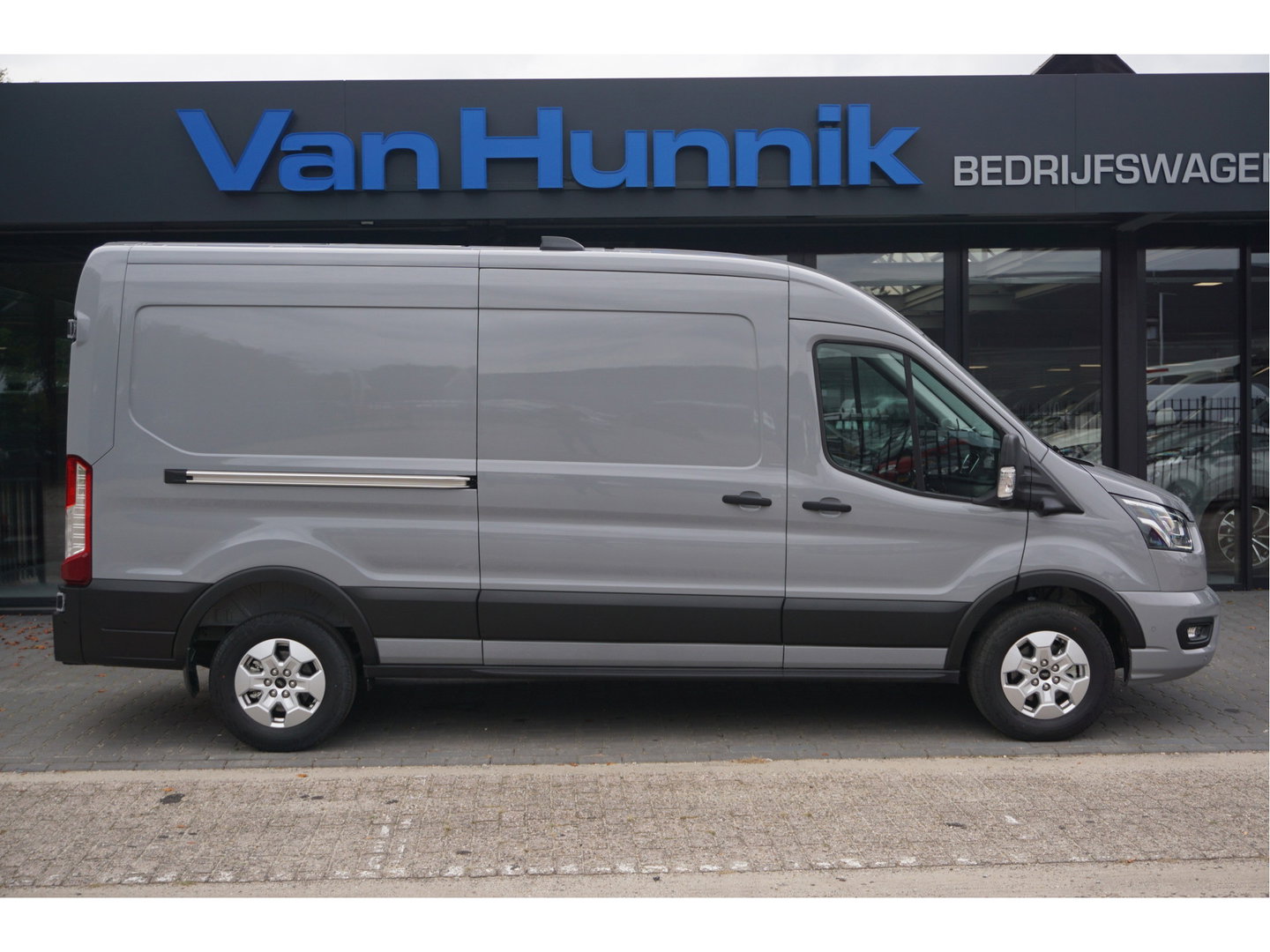 Ford Transit 350L L3H2 Limited AUT-8 165PK BPM VRIJ Navi, Adap. Cruise, 360° Cam, Trekhaak, 2x Schuifdeur!! NR. 293