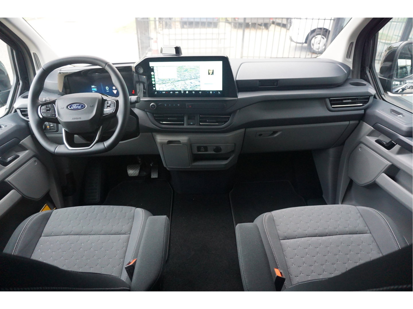 Ford Transit Custom 340L Limited DC 71 kWh / 218 PK Elektrisch Apple CP/ Android A Camera, 17" LM, Cruise, LED NR. 598