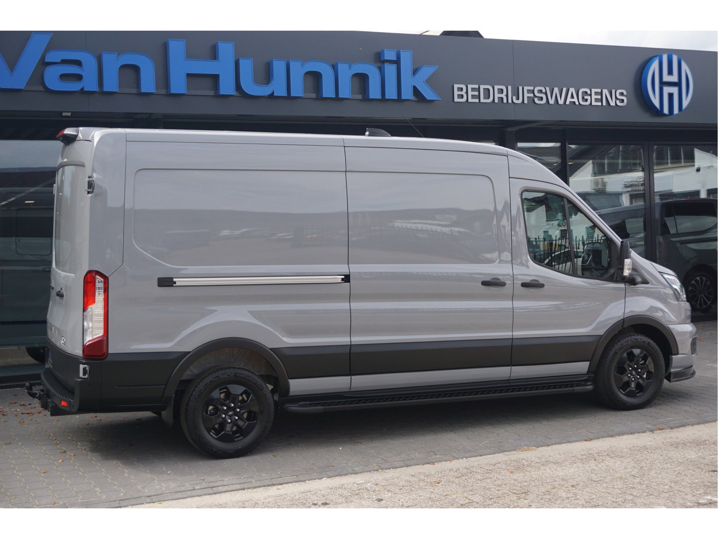 Ford Transit 350L L3H2 Raptor AUT-8 165PK BPM VRIJ Navi, Camera, Xenon, ACC, Trekhaak, 2x Schuifdeur!! NR. 204