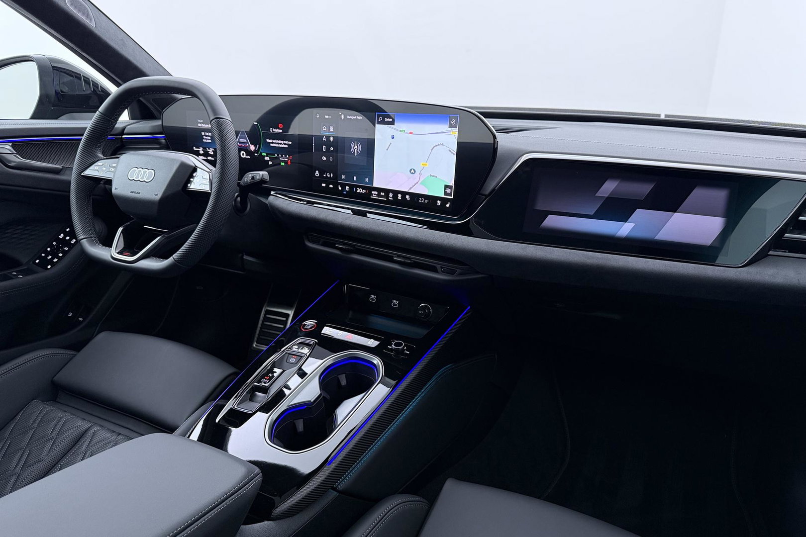 Audi A6 2.0 e-Hybrid Quattro S Edition Competition Bang&Olufsen | Luchtvering | Panoramadak | Trekhaak | Massage+Ventilatie | Head-Up | ACC | 21 Inch