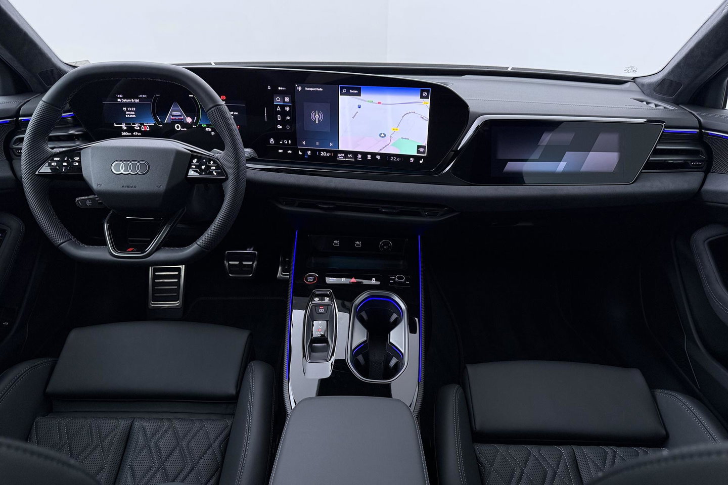 Audi A6 2.0 e-Hybrid Quattro S Edition Competition Bang&Olufsen | Luchtvering | Panoramadak | Trekhaak | Massage+Ventilatie | Head-Up | ACC | 21 Inch