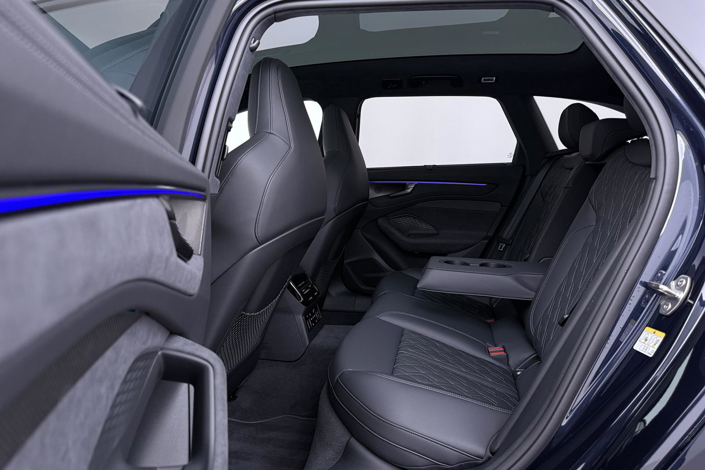 Audi A6 2.0 e-Hybrid Quattro S Edition Competition Bang&Olufsen | Luchtvering | Panoramadak | Trekhaak | Massage+Ventilatie | Head-Up | ACC | 21 Inch
